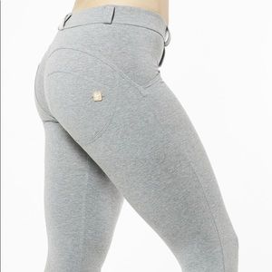 Freddy Slounge Wr.Up